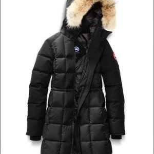 Like new Canada Goose Woman’s Medium Black Beechwood Parka